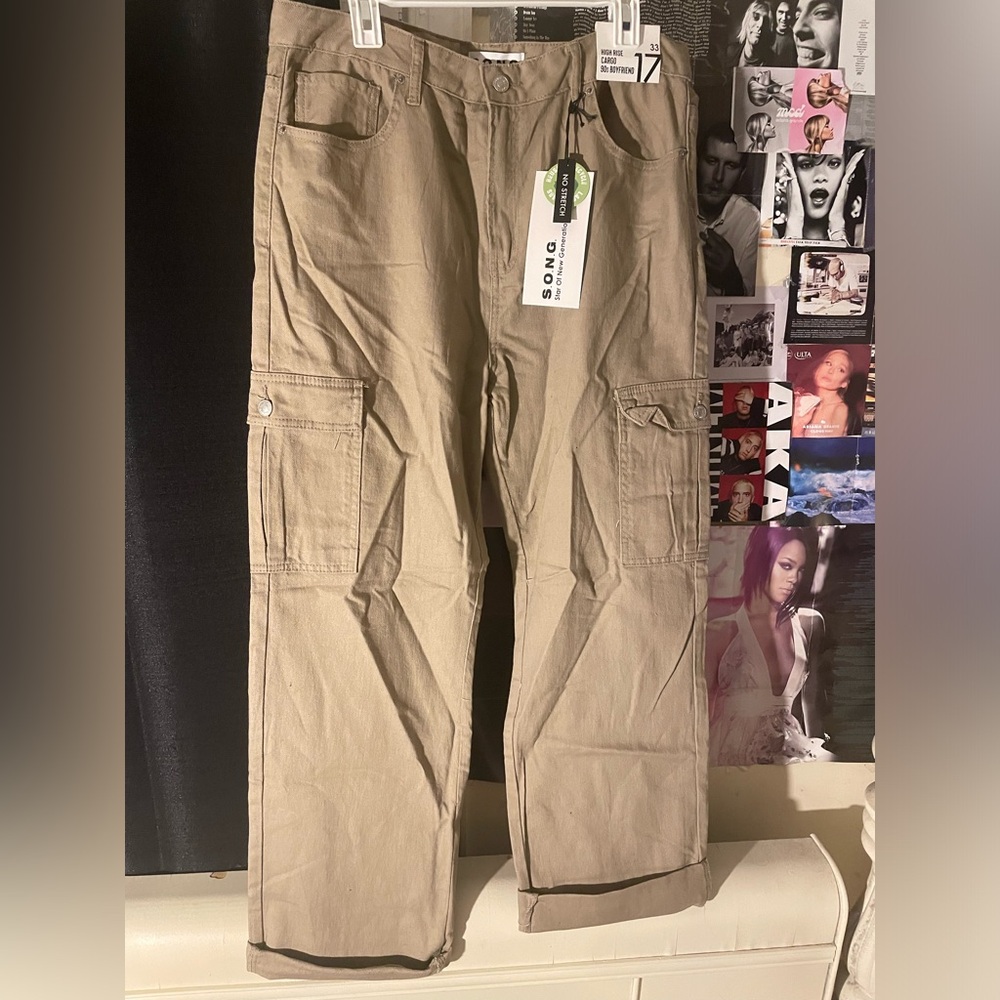S.o.n.g. High rise cargo pants.